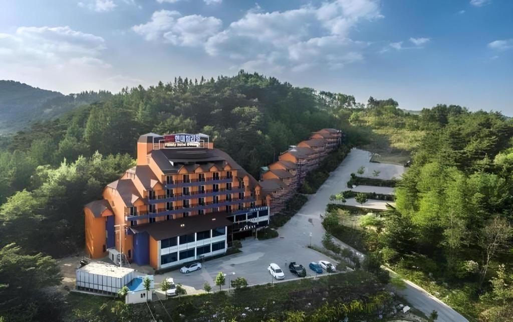 Hyundai Elliot Hotel And Resort بيونغتشانغ المظهر الخارجي الصورة