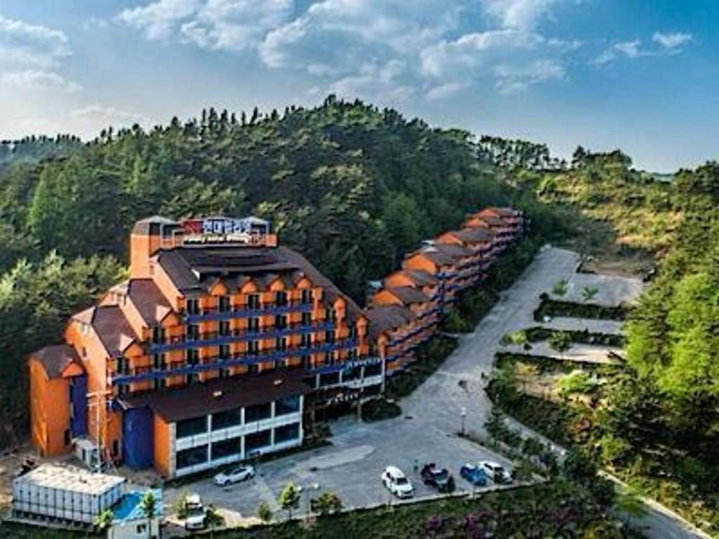 Hyundai Elliot Hotel And Resort بيونغتشانغ المظهر الخارجي الصورة